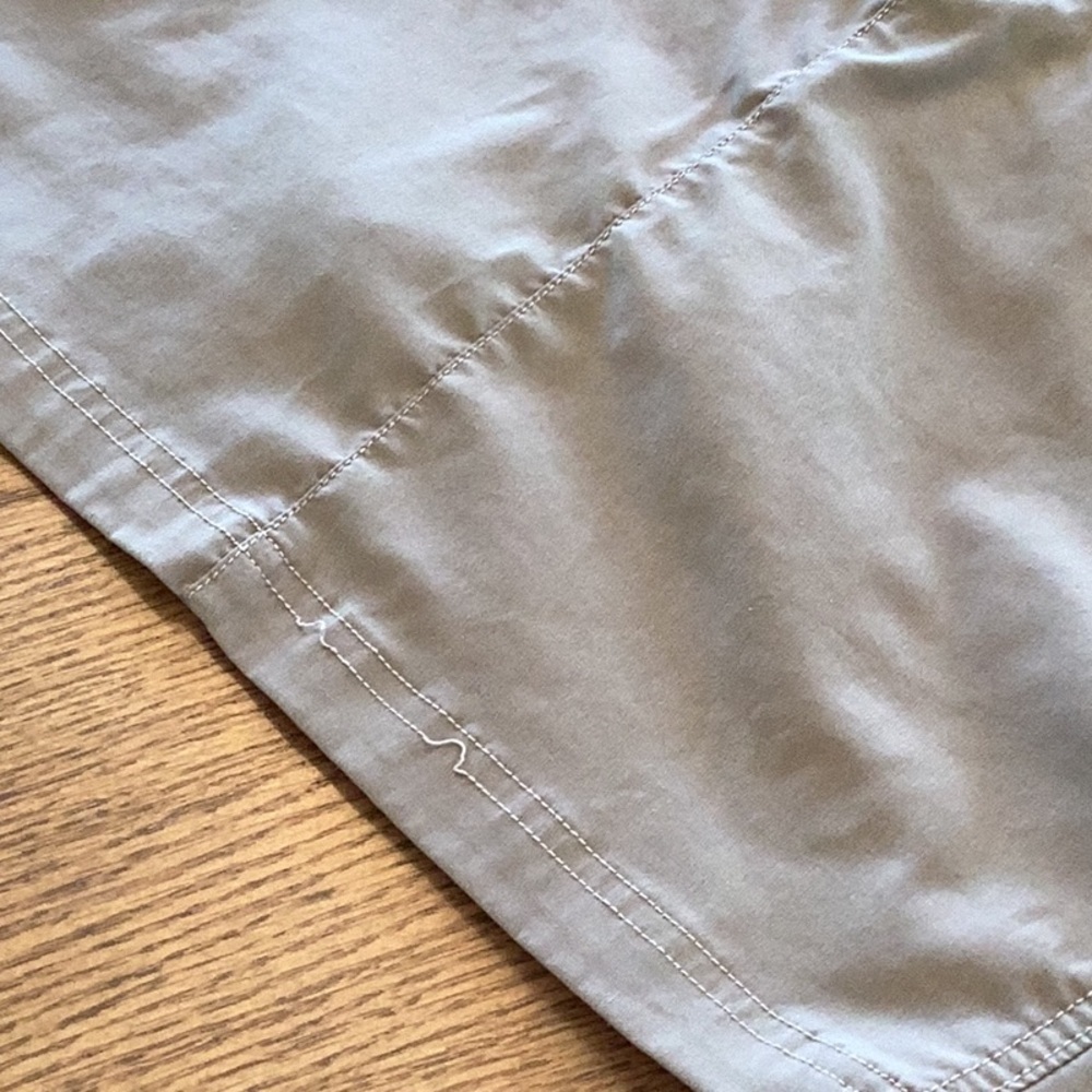 Athleta khaki golf, tennis, hiking skort. Women’s size 6 - Picture 12 of 16